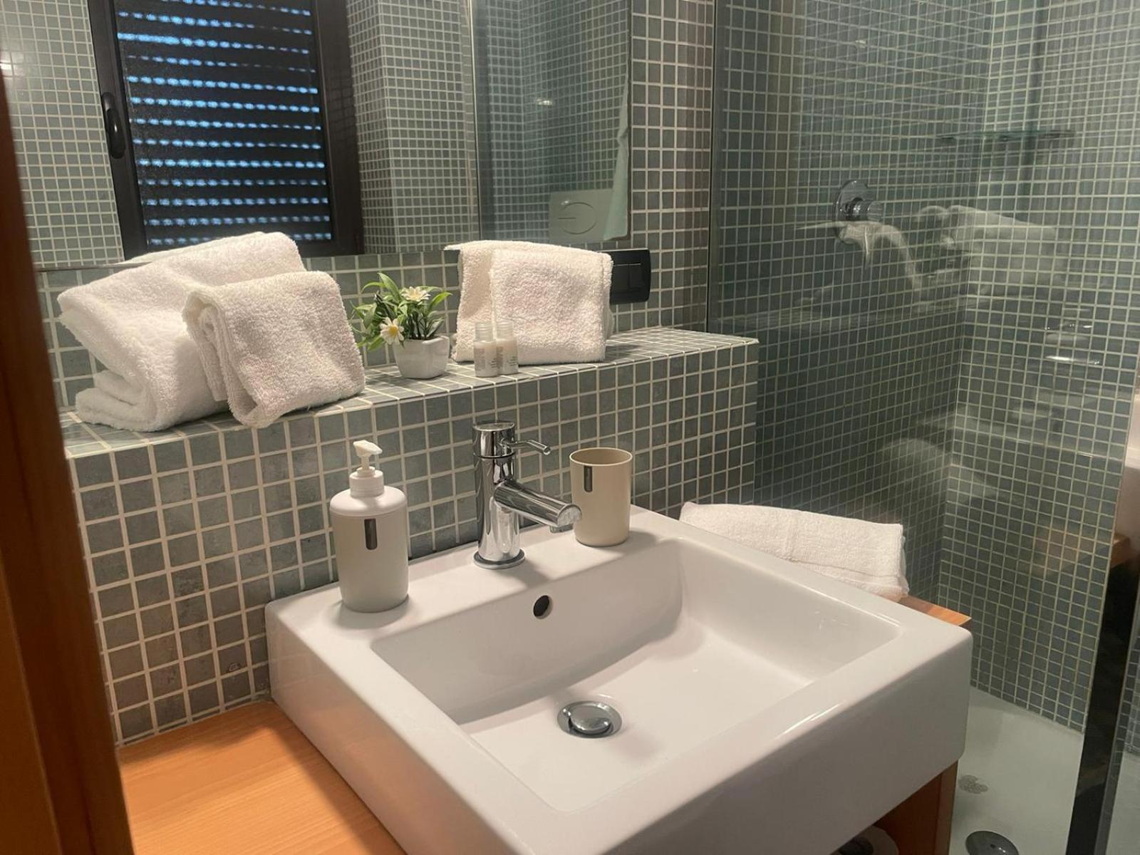טרפאני Garibaldi Sea Suites מראה חיצוני תמונה