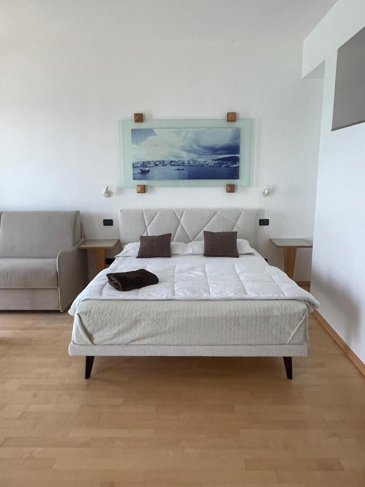 טרפאני Garibaldi Sea Suites מראה חיצוני תמונה
